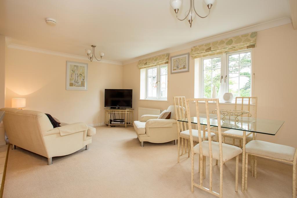 Basingstoke Apartments - Westlands House, City Centre, Home-From-Home Ngoại thất bức ảnh