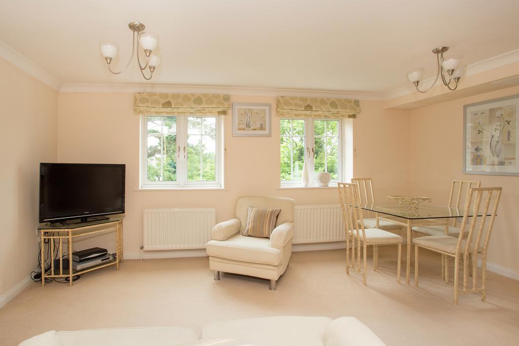 Basingstoke Apartments - Westlands House, City Centre, Home-From-Home Ngoại thất bức ảnh