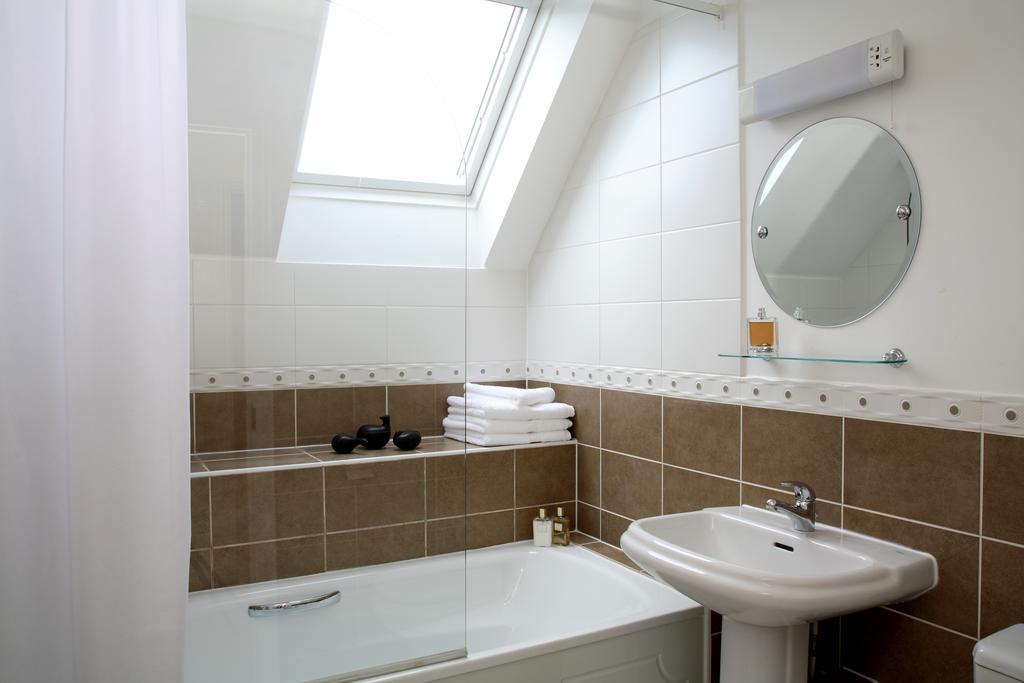 Basingstoke Apartments - Westlands House, City Centre, Home-From-Home Ngoại thất bức ảnh